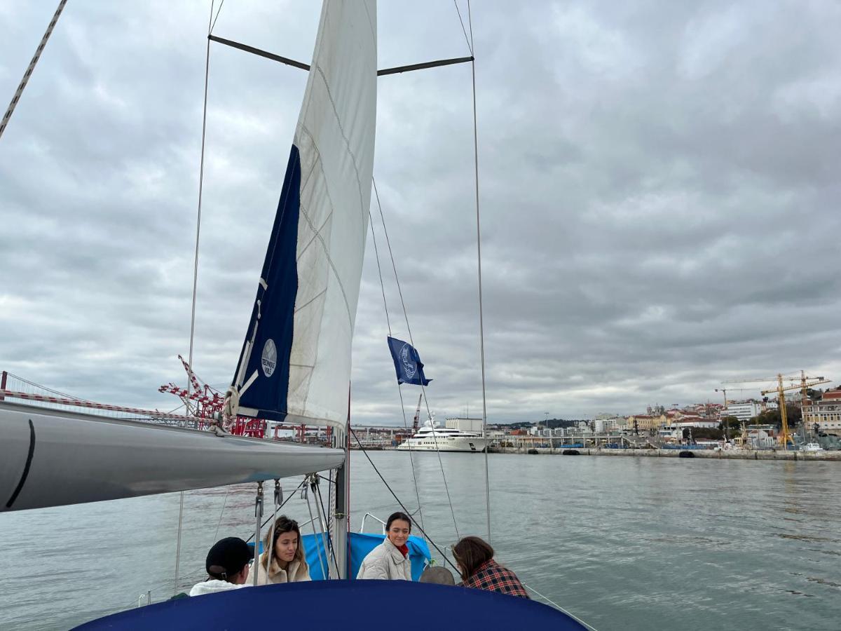 Stay In A Boat - Lisboa 外观 照片