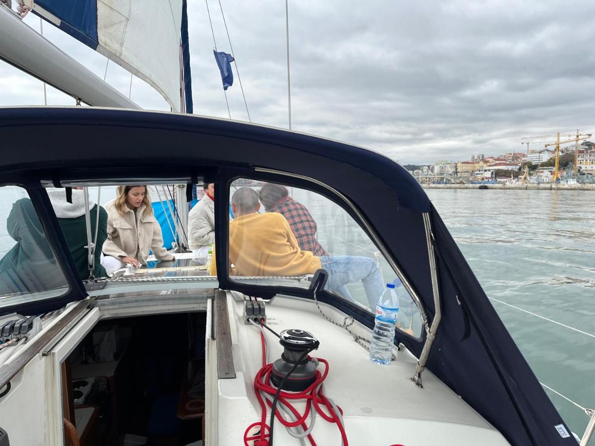 Stay In A Boat - Lisboa 外观 照片