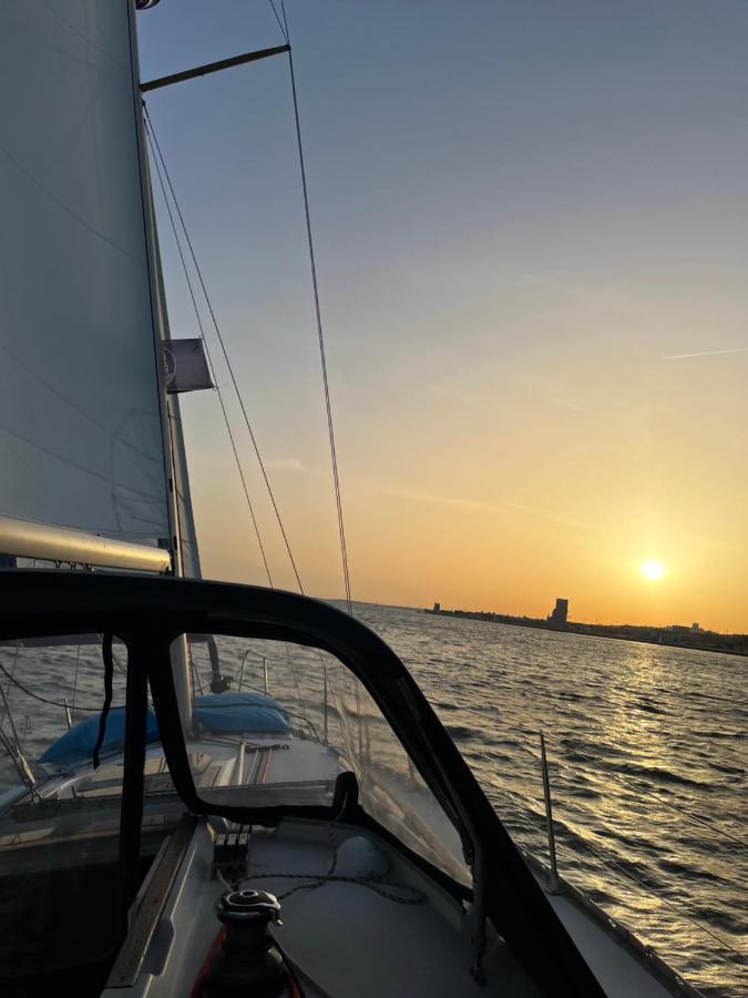 Stay In A Boat - Lisboa 外观 照片