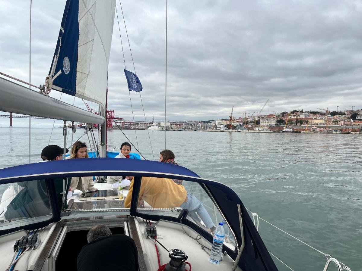 Stay In A Boat - Lisboa 外观 照片