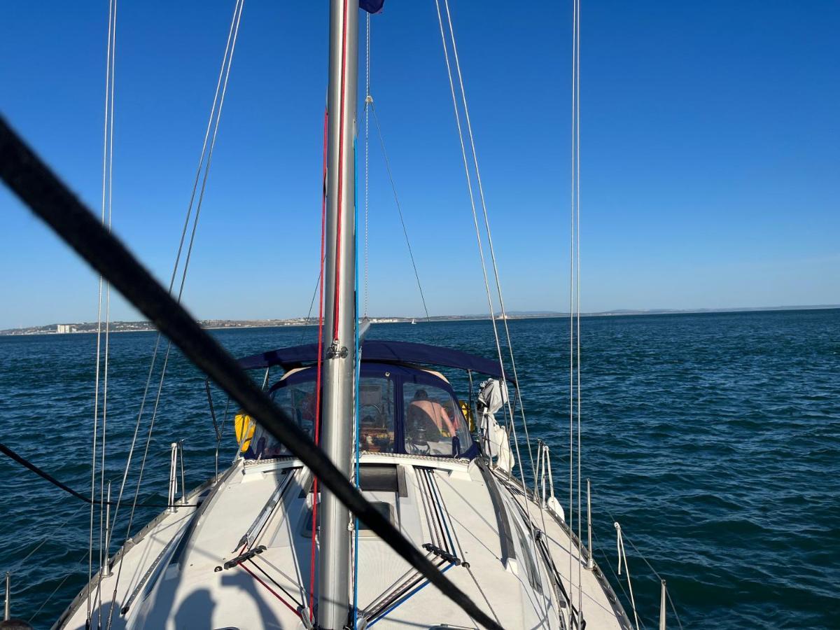 Stay In A Boat - Lisboa 外观 照片